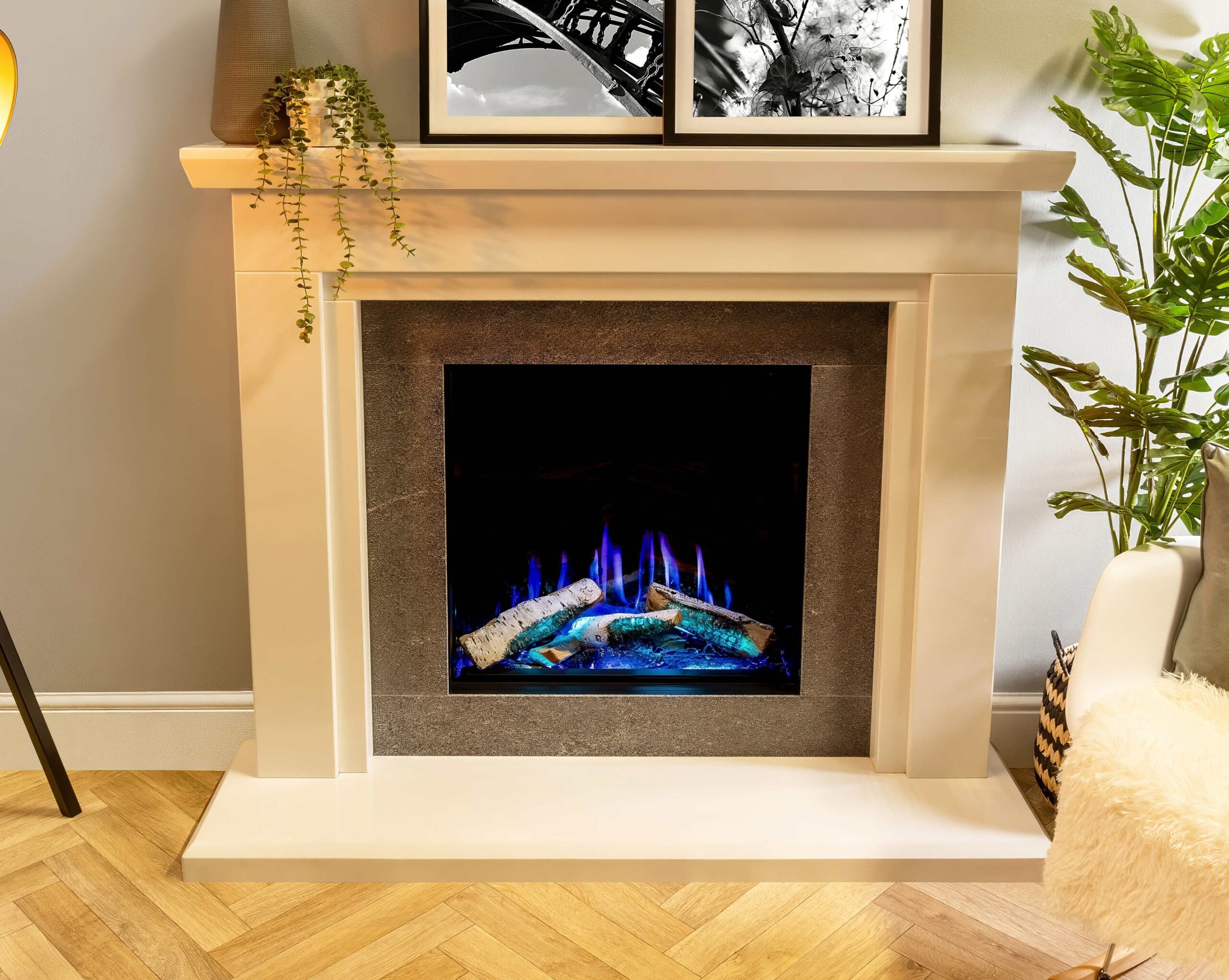 Luminosa 62 one-sided in Pudsey Marble Sapphire Surround blue flame straight Luminosa 62 one-sided in Pudsey Marble Sapphire Surround blue flame straight